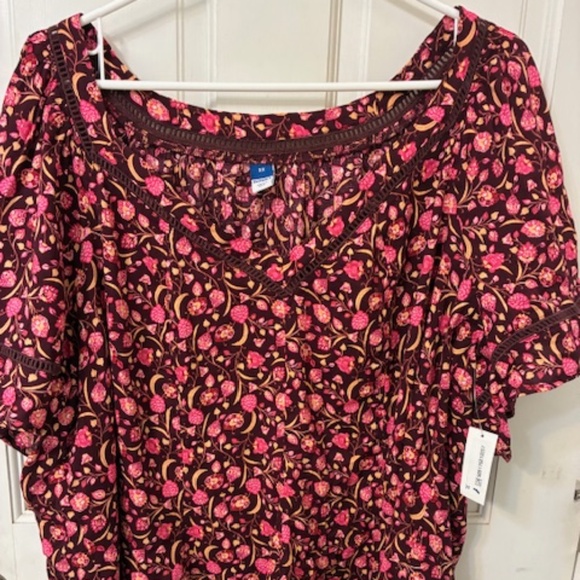 Old Navy top - Picture 1 of 6
